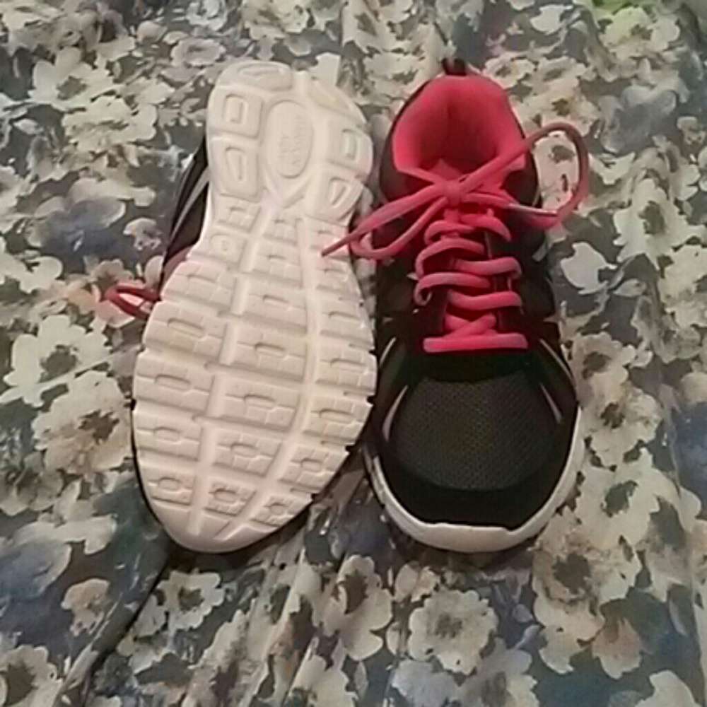Shoe - Picture 4 of 4